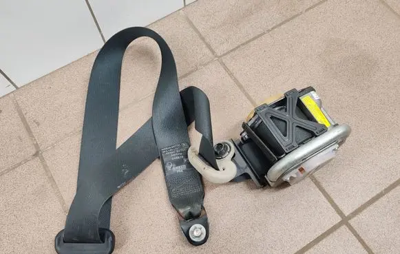 Nissan Note (E11) Front seatbelt 868849U10A