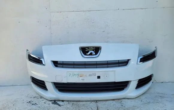 Peugeot 5008 Front bumper