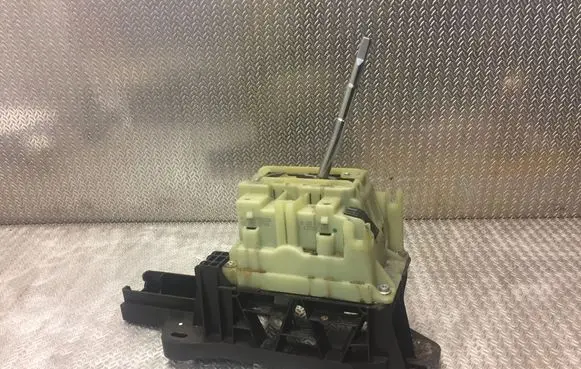 Mercedes-Benz A W169 Gear selector A1693700709 1693700709
