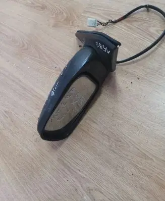 Nissan Primera Front door electric wing mirror 8211 023254
