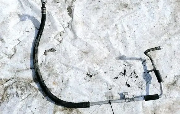 Volkswagen PASSAT B4 Air conditioning (A/C) pipe/hose