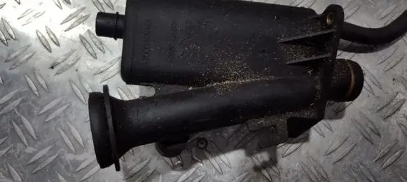 Renault Megane II Oil breather separator 8200140763