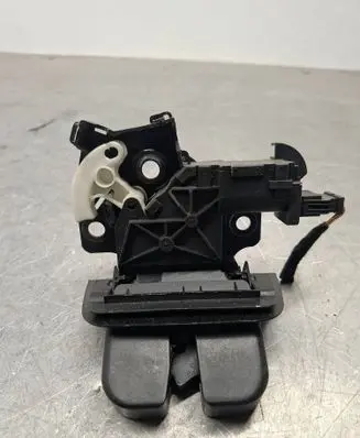 Audi A3 S3 8P Tailgate/trunk/boot lock/catch/latch 8P4827505C