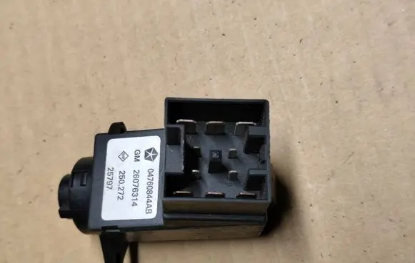 Chrysler 300M Ignition lock contact 04760844AB 250272 26076314