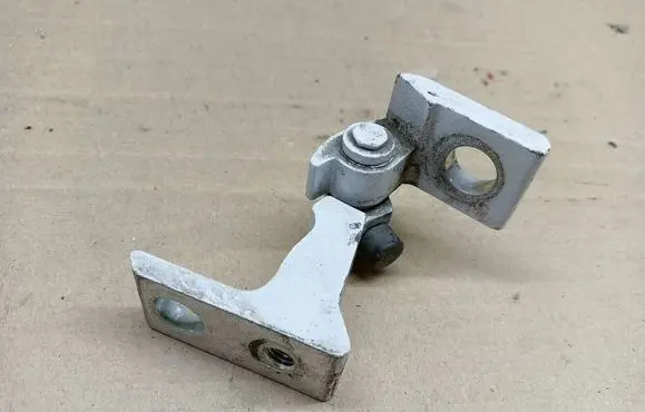Skoda Scala Front door lower hinge