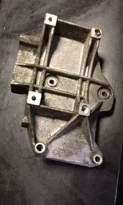 Audi A4 S4 B5 8D A/C compressor mount bracket 058260885C
