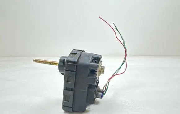 Toyota Avensis T220 Headlight level adjustment motor 