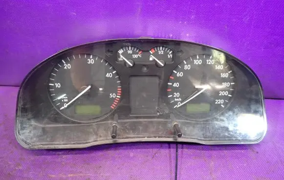 Volkswagen PASSAT B4 Speedometer (instrument cluster) 09051940090