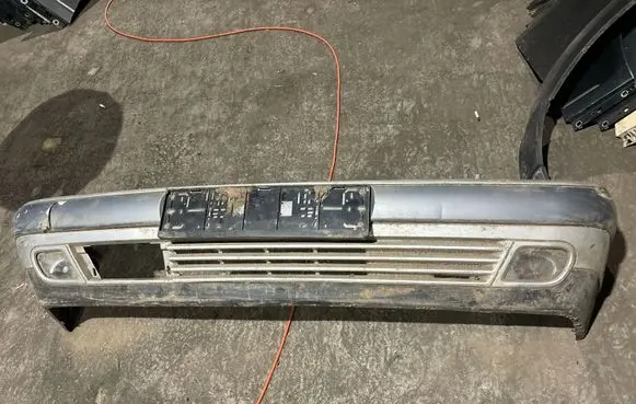 Mercedes-Benz E W210 Front bumper