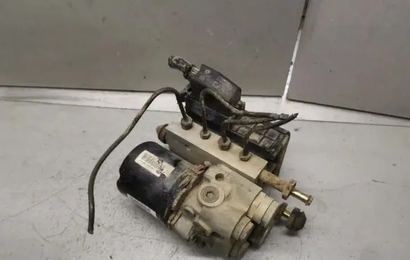 Volkswagen Sharan ABS Pump 7M0907379 7M0614111K