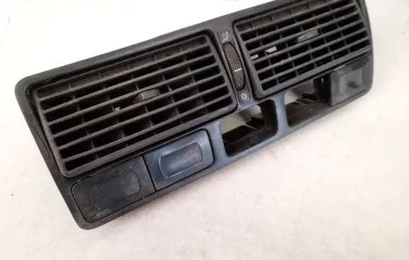 Volkswagen Golf IV Dash center air vent grill 1j0819728c 1j0819736c