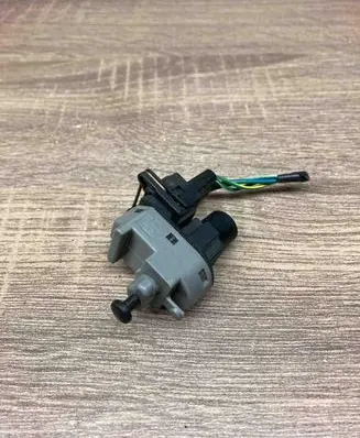 Ford Mondeo Mk III Brake pedal sensor switch 1S7T13480AA