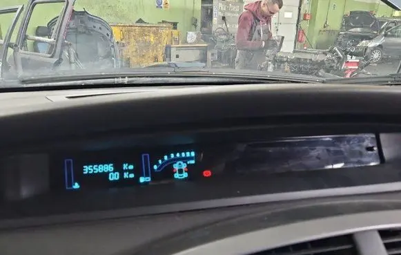 Speedometer (instrument cluster)