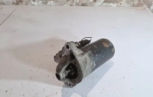 Toyota Corolla E110 Starter motor 0001107079