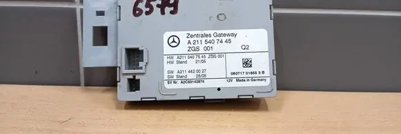 Mercedes-Benz E W211 Gateway control module A2115407445 A2114420027