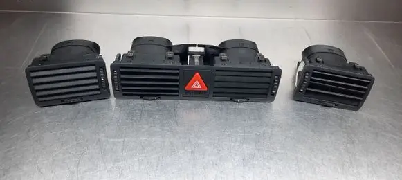 Skoda Octavia Mk1 (1U) Dashboard side air vent grill/cover trim