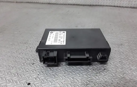 Audi A4 S4 B7 8E 8H Tow bar trailer control unit/module 8E0907383C