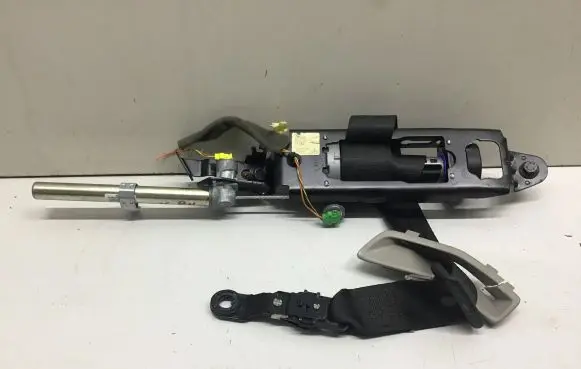 Volvo XC60 Front seatbelt 39817380