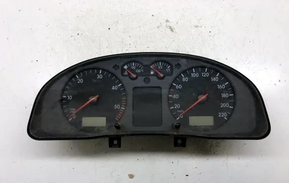 Volkswagen PASSAT B5 Speedometer (instrument cluster) 3B0919881N 110008794