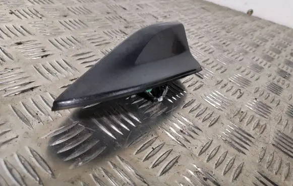 Toyota Prius (XW50) Radio antenna C8F13