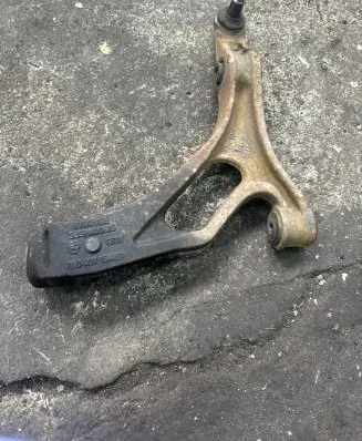 Volkswagen Touareg I Front lower control arm/wishbone 7L0407154B GJS40015