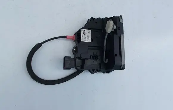 Opel Corsa E Rear door lock 13431845