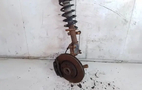 Opel Vivaro Front wheel hub spindle knuckle
