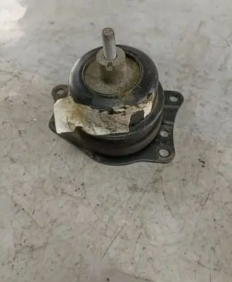 Volkswagen Fox Engine mount bracket 3618292