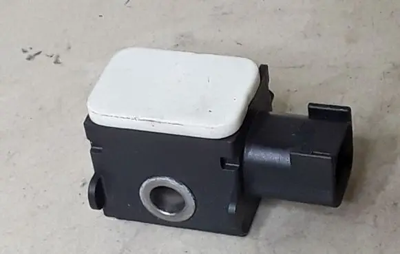 Hyundai Santa Fe Airbag deployment crash/impact sensor 959202B000