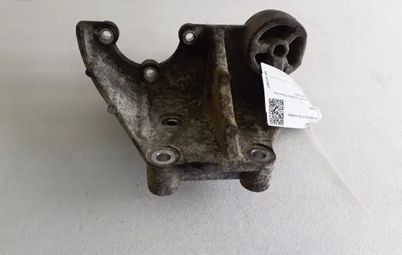 Hummer H3 Power steering pump mounting bracket 
