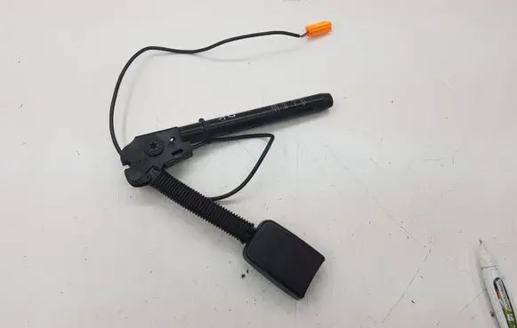 Ford Focus C-MAX Front seatbelt buckle 3M51R61208AD