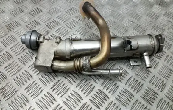 Audi A4 S4 B8 8K EGR valve cooler 03L131512AH V110