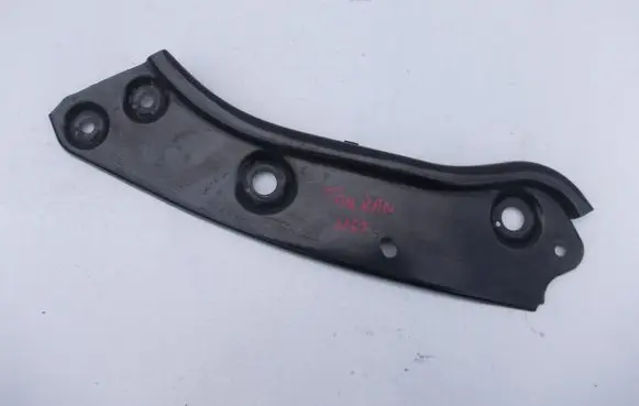 Volkswagen Touran II Radiator support slam panel bracket 1T0805931