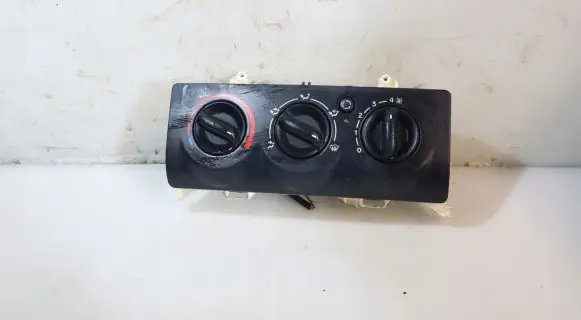 Renault Clio II Interior fan control switch 
