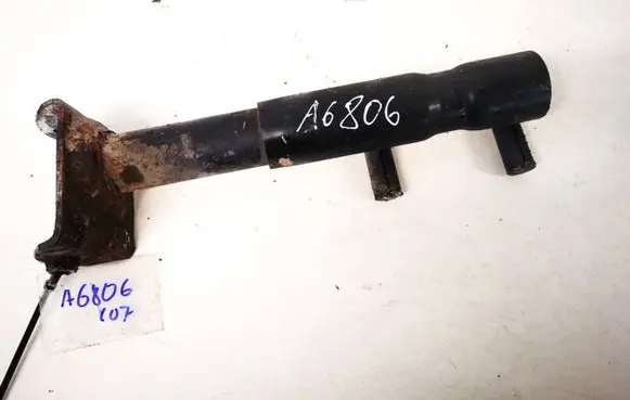 Volkswagen PASSAT B5 Front bumper mounting bracket