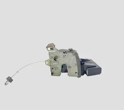 BMW 5 E39 Rear door lock 8352165