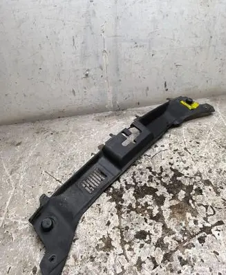 Volvo V50 Top upper radiator support slam panel 30674608 30674609