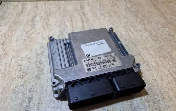 BMW 1 E81 E87 Engine control unit/module 0281013537