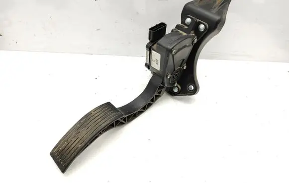 Hyundai Santa Fe Accelerator throttle pedal 327262B100 CEW0257A2B100