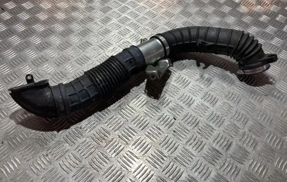 Suzuki Swift III Turbo air intake inlet pipe/hose 13765-52R4