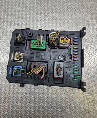 Citroen C4 I Picasso BSM Control unit 281197280A 216760315 F02552425