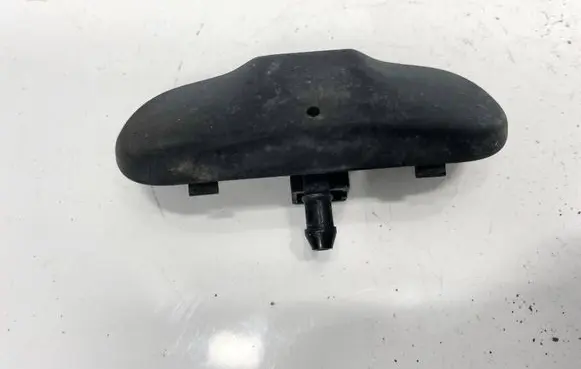 Windshield washer spray nozzle