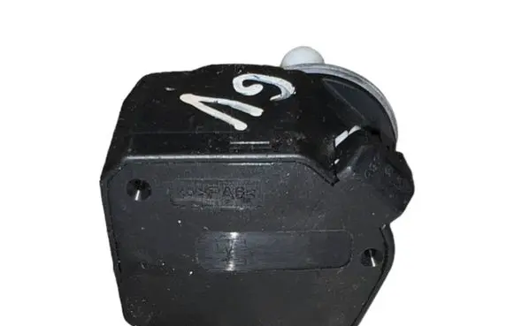 Volkswagen Golf V Headlight level adjustment motor 008830 00883000