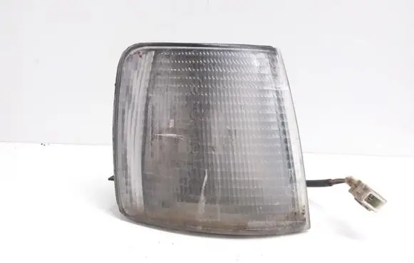 Volkswagen PASSAT B3 Front indicator light 357953050A
