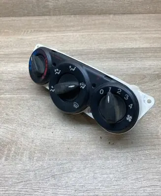Ford Focus Climate control unit 98AB18C419AE