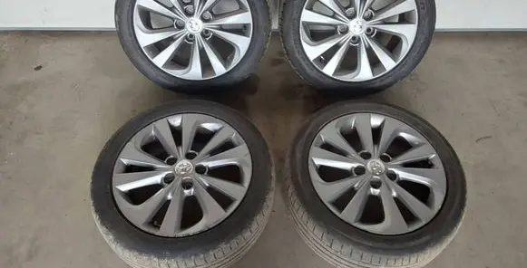Toyota Auris E180 R17 alloy rim 