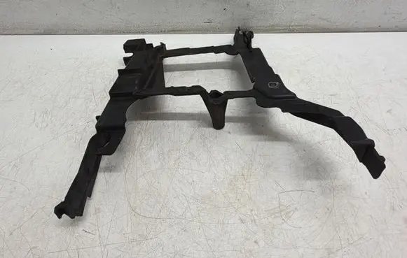 Mercedes-Benz Citan W415 Timing chain cover 135024451R