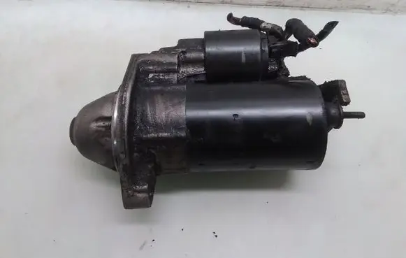 Volkswagen PASSAT B5.5 Starter motor 058911023B