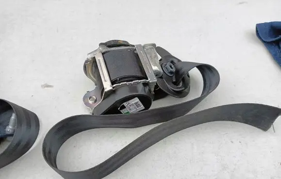Opel Crossland X Seat belt trim 632377000B
