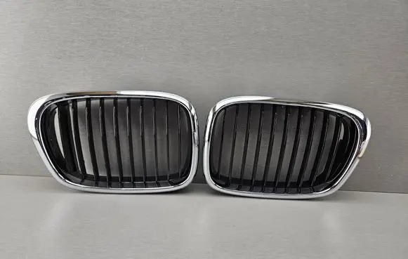 BMW 5 E39 Front bumper upper radiator grill 7005837 7005838 51137005837